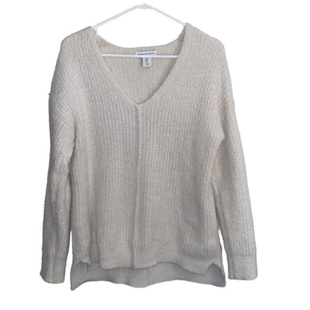 Cupcakes and Cashmere V Neck Sweater Size Small
